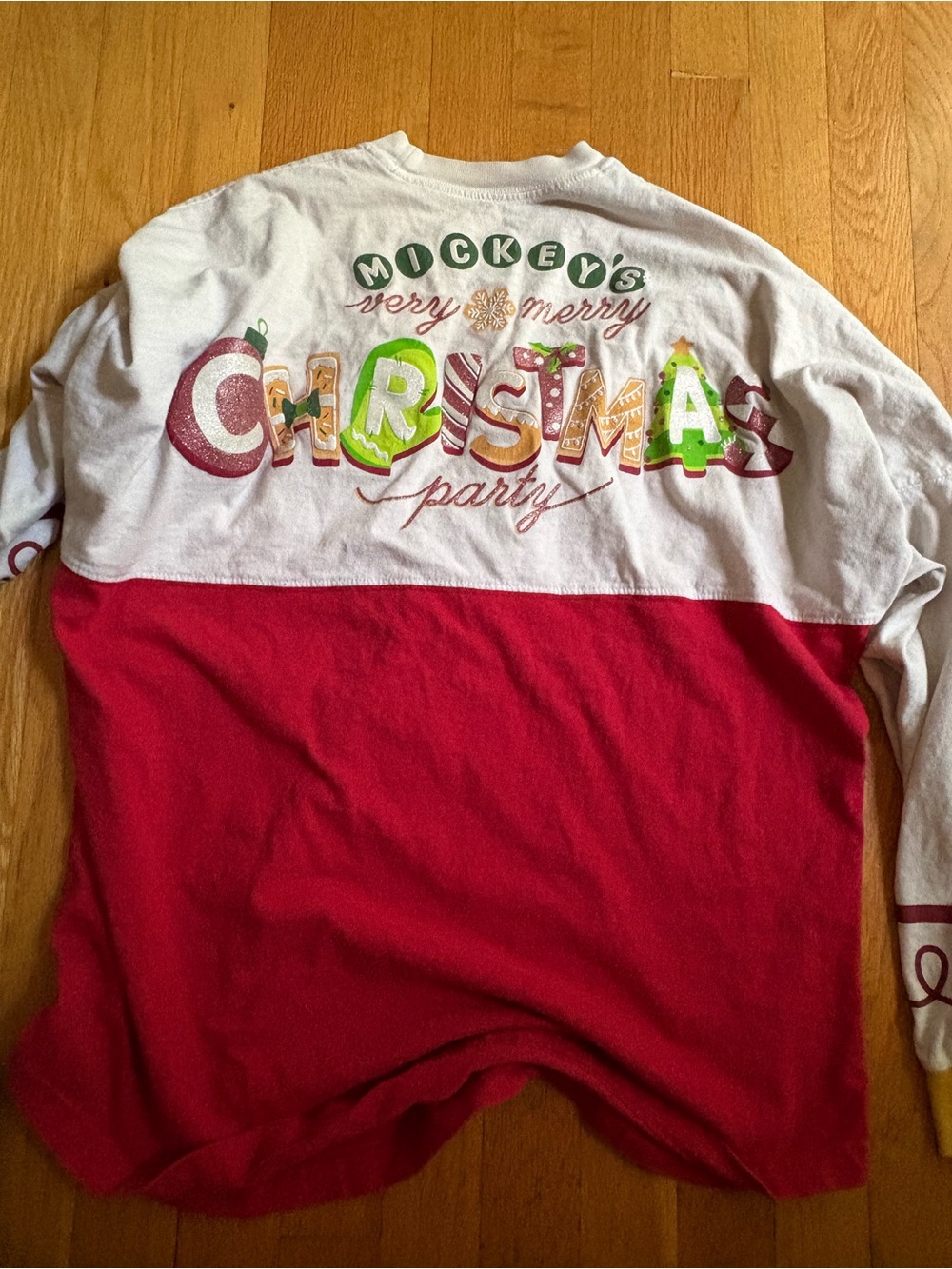 Disney Parks Mickey’s Very Merry Christmas Party 2019 Long Sleeve Shirt – Medium